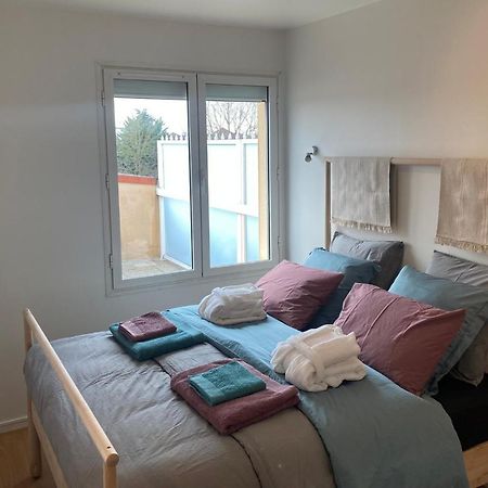 Appartement 2 Pieces De 44M² En Centre Ville Magny-les-Hameaux Exterior foto