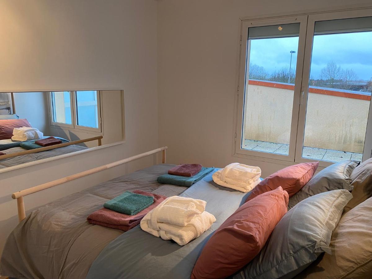 Appartement 2 Pieces De 44M² En Centre Ville Magny-les-Hameaux Exterior foto