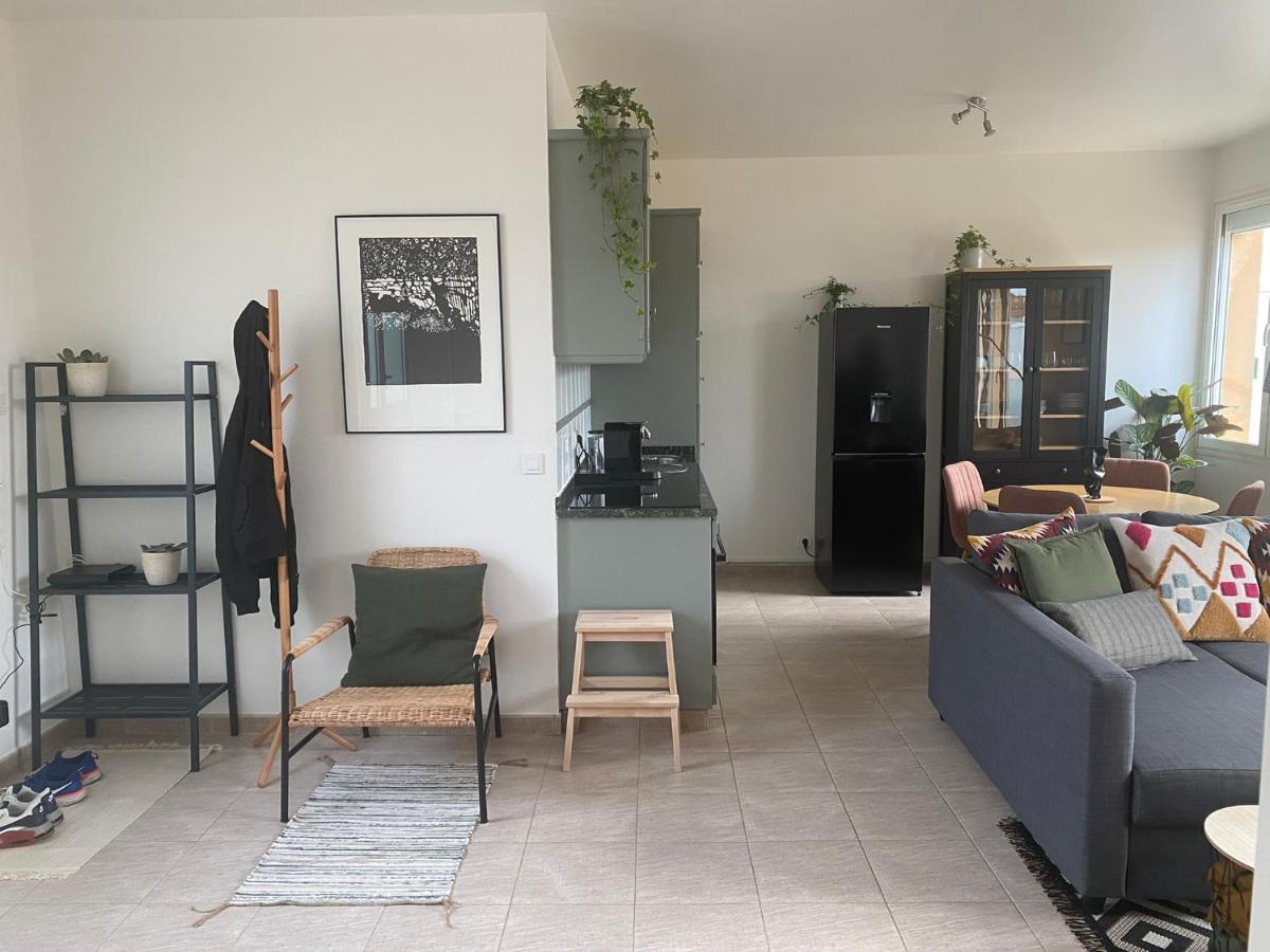 Appartement 2 Pieces De 44M² En Centre Ville Magny-les-Hameaux Exterior foto